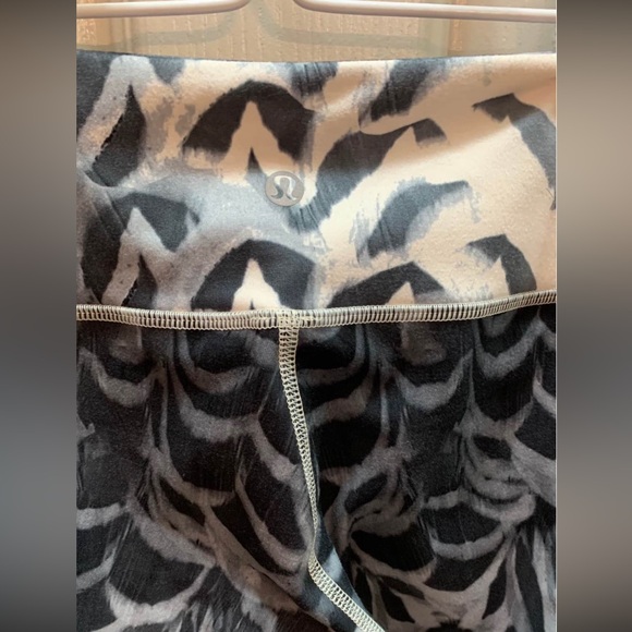 Lululemon Leggings Womens Wunder Under Crop Pant Gray Angel Wing Yoga Running - Picture 4 of 6